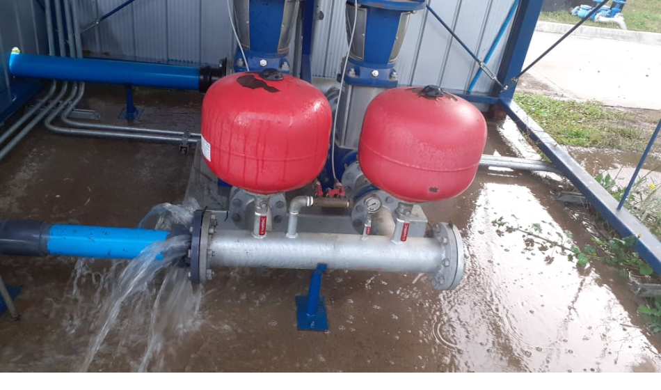 Retiro e instaciones de linea de agua de bombas centrifugas 